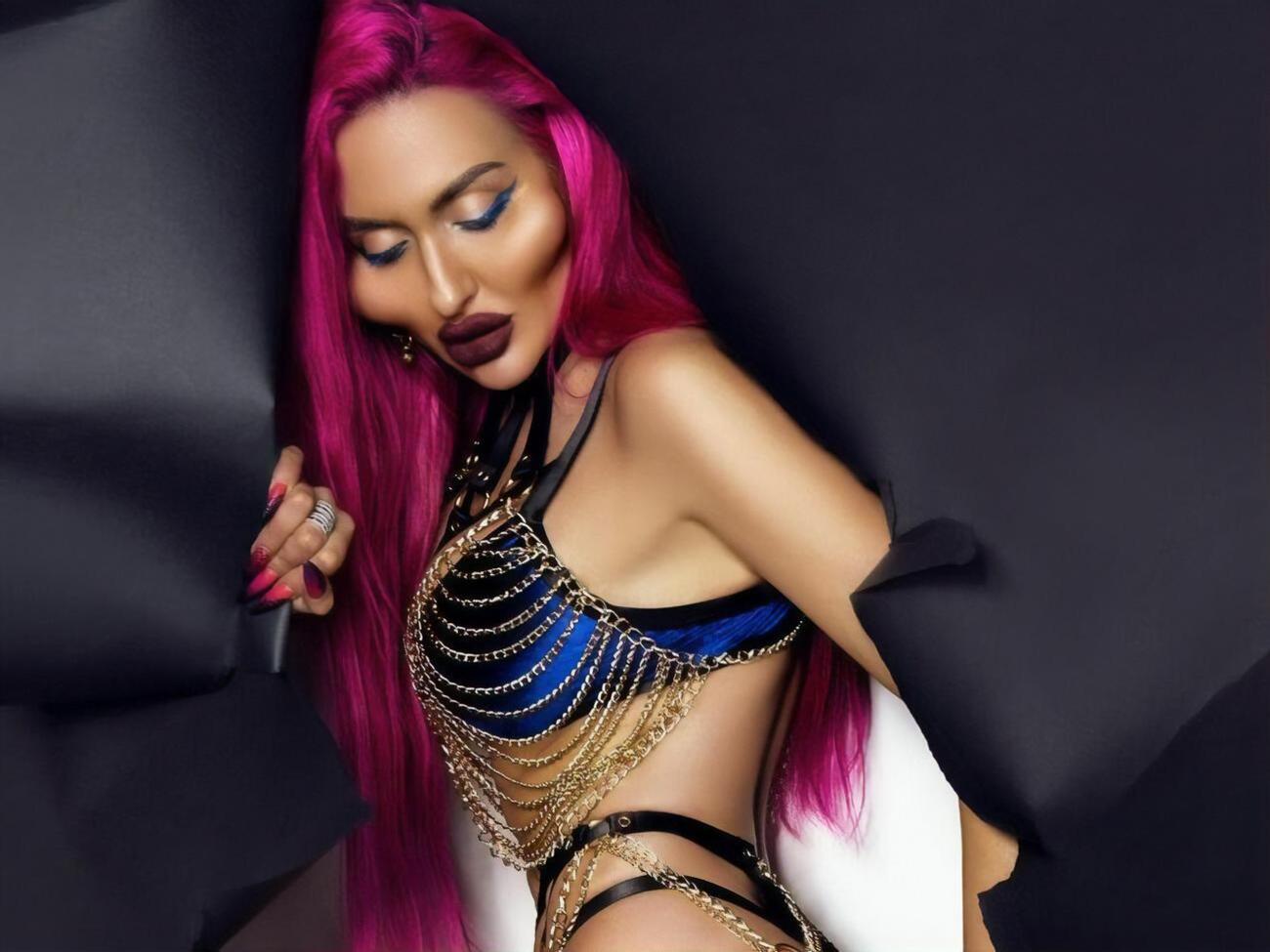 Покрещук показала, как отрывалась в баре