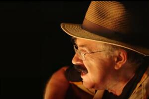 Бурда знявся у кліпі групи "Жетон"