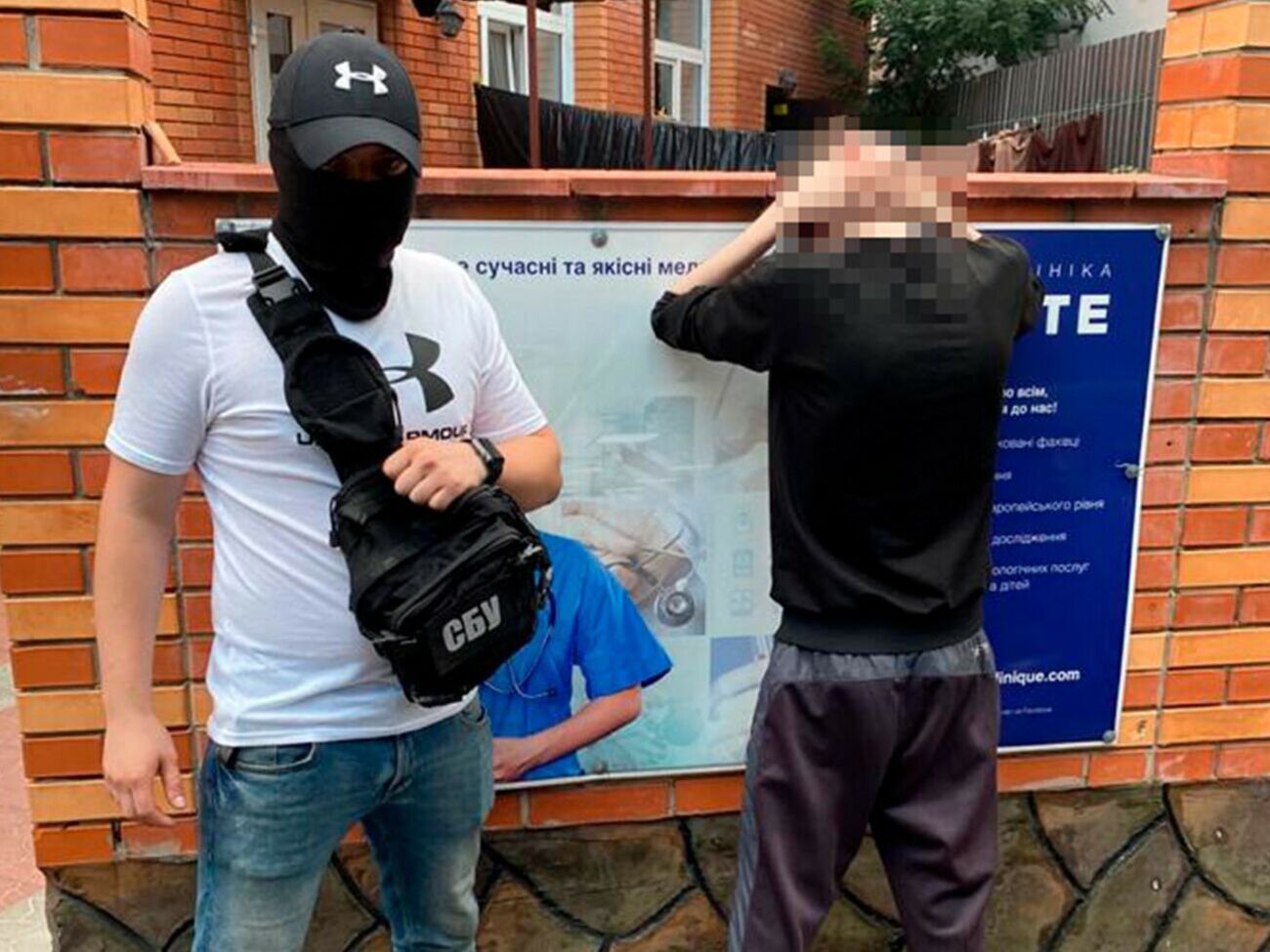 Правоохранители задержали организатора наркотрафика при получении очередной посылки