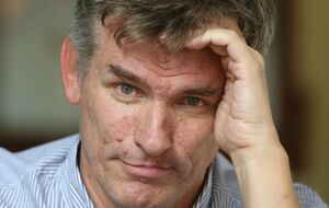 Владі вигідно, щоб люди були бідними. В Україні ця стратегія довела свою успішність, всупереч усім революціям