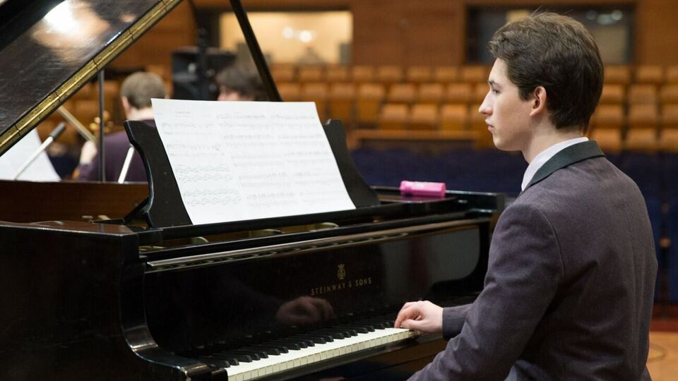 Гордон – младший о музыке к фильмам: Мне ставили дедлайн: "Нужно восемь минут музыки послезавтра". Это 10–12 часов работы в день