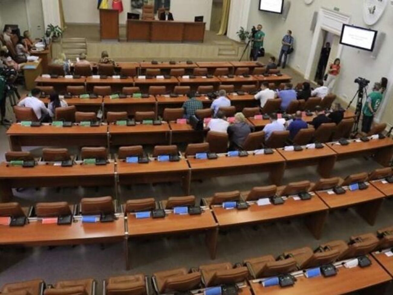 На сессию пришли 16 из 64 депутатов горсовета