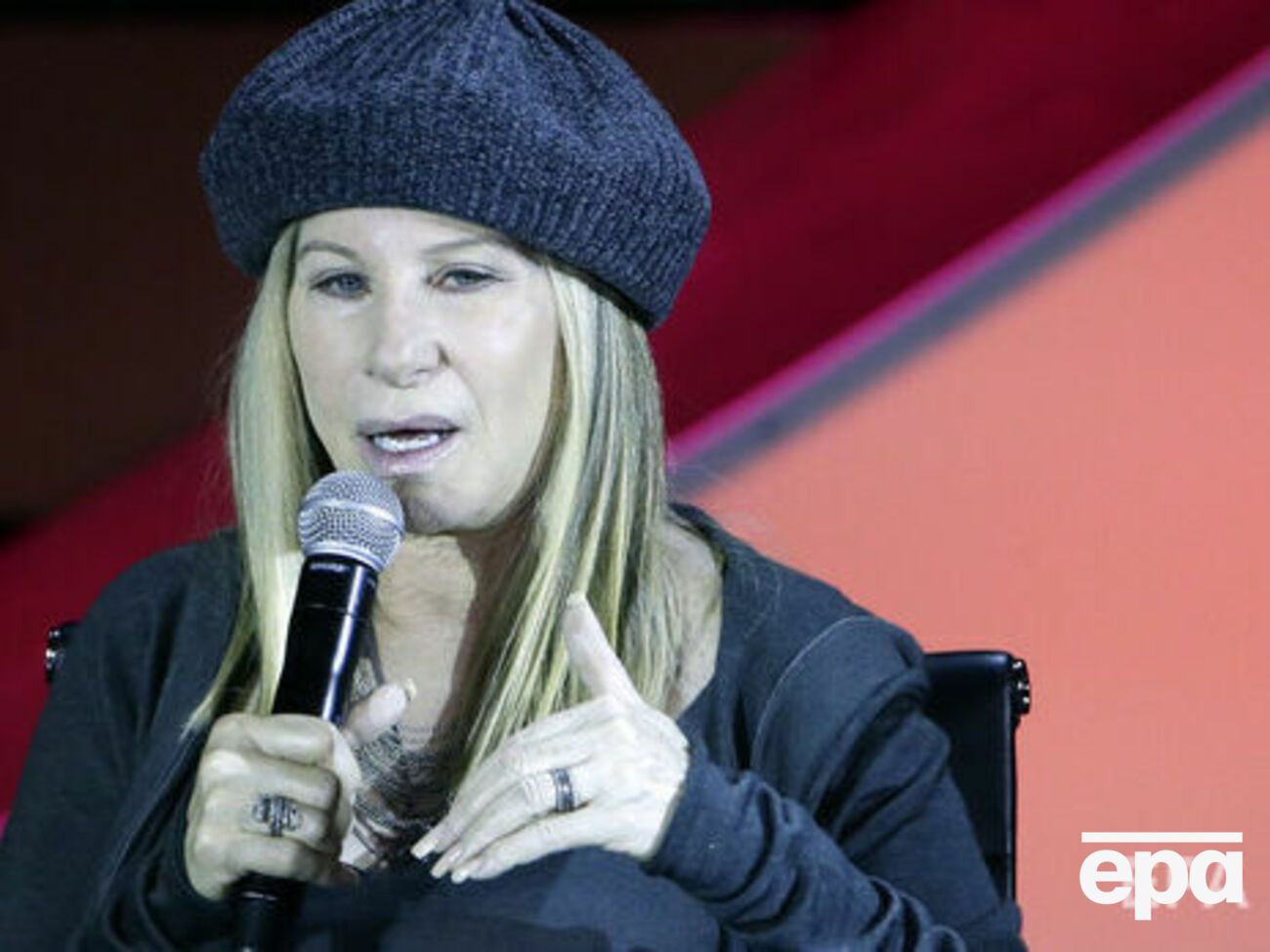 Стрейзанд двічі була заміжня