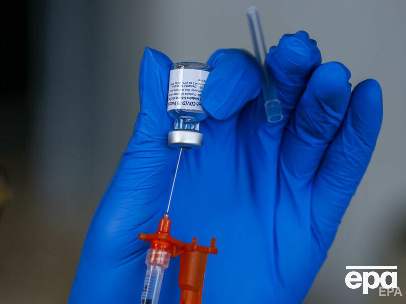 Додаткову дозу вакцини схвалили для вразливої категорії населення&nbsp;&ndash; це менше ніж 3% дорослого населення США