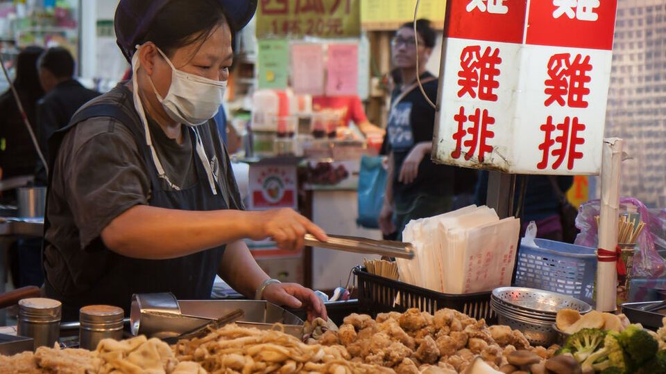 Влада Китаю пов'язувала спалах коронавірусу з уханським ринком тварин і морепродуктів