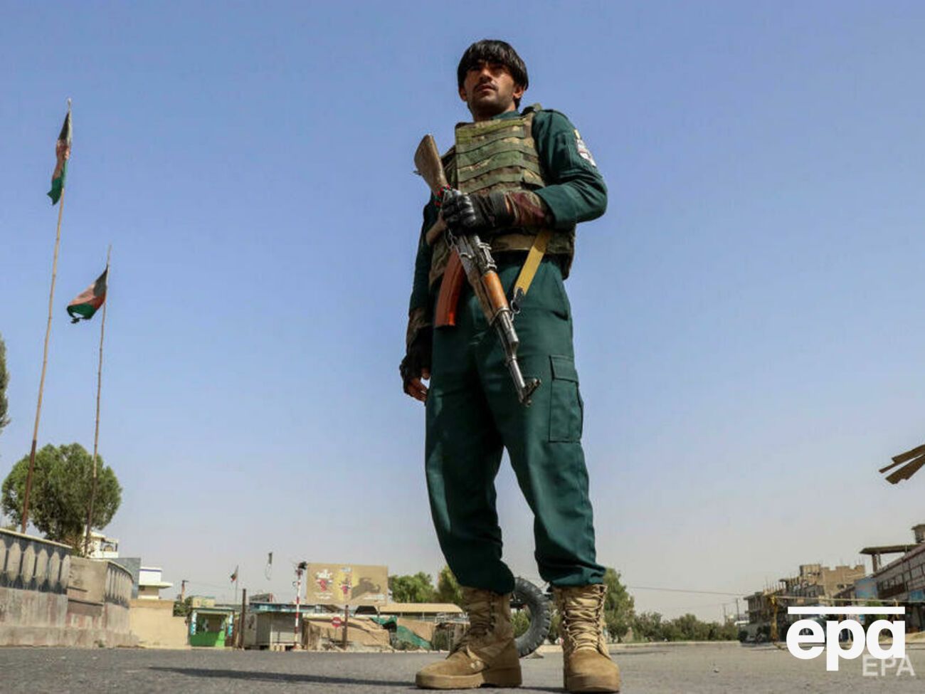 "Талибан" пообещал амнистию военнослужащим правительственной армии Афганистана и полицейским