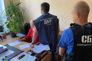 Чиновница подписала документы, когда занимала должность и.о. начальника ГУ Госгеокадастра в Черниговской области