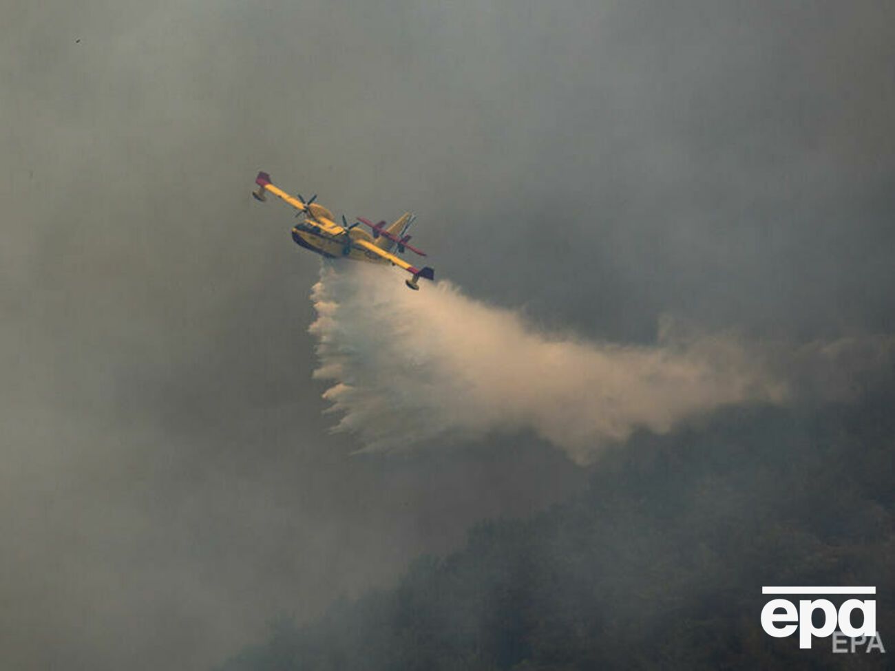 Самолет мог врезаться в гору