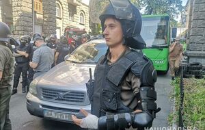 В ходе столкновений в центре Киева пострадали восемь правоохранителей и несколько митингующих