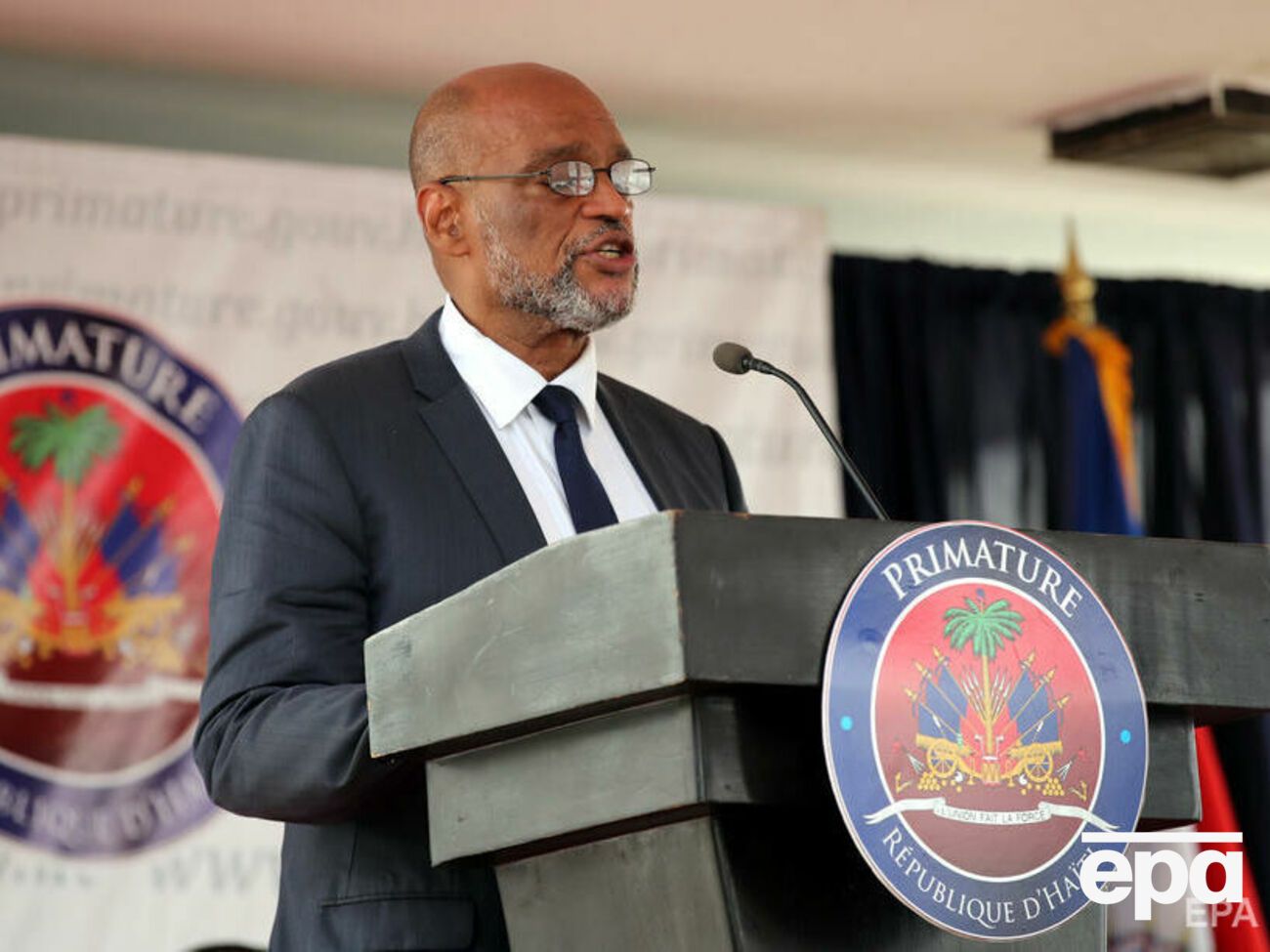 Анри сообщил, что отправится на место происшествия