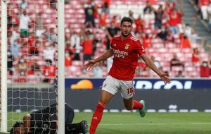 Яремчук перешел в "Бенфику" в июле