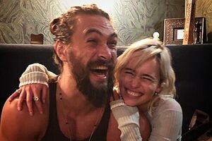 Кларк и Момоа снимались вместе в "Игре престолов"