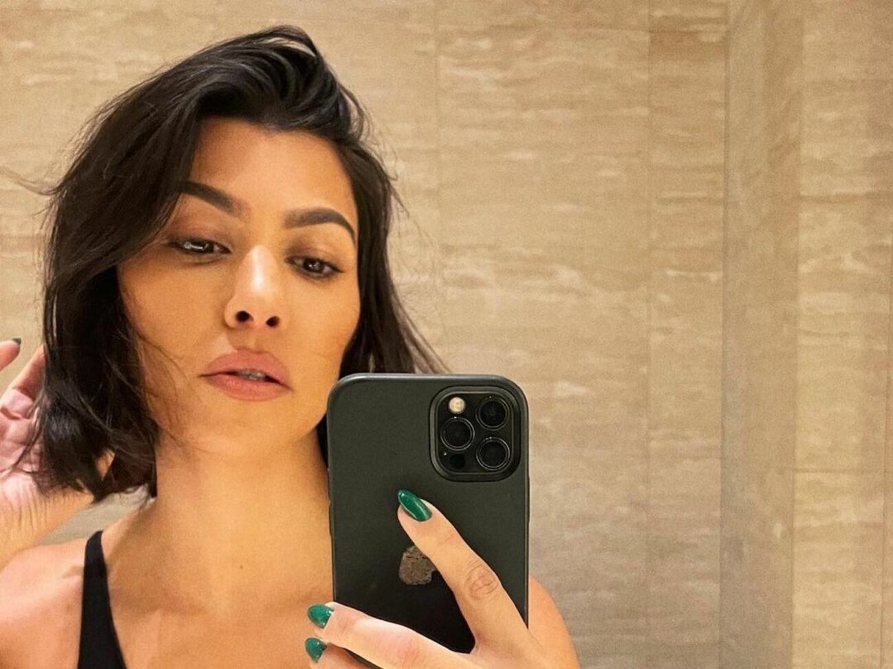 Кардаш'ян вирішила змінити зачіску