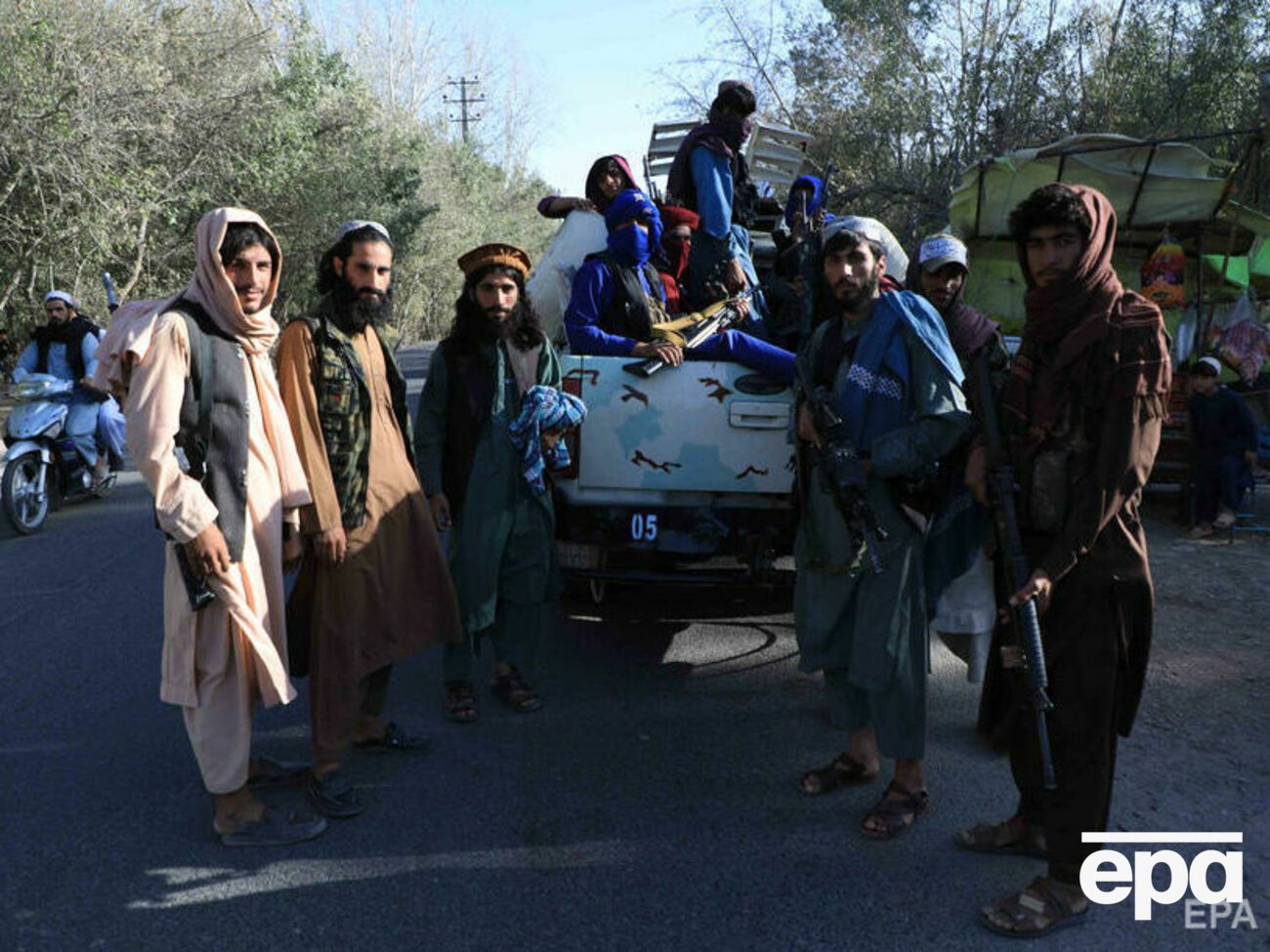 Ранее речь шла о переговорах талибов с афганскими властями и формировании временной администрации