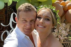 Горбунов: Мальчики с фруктами для мамы