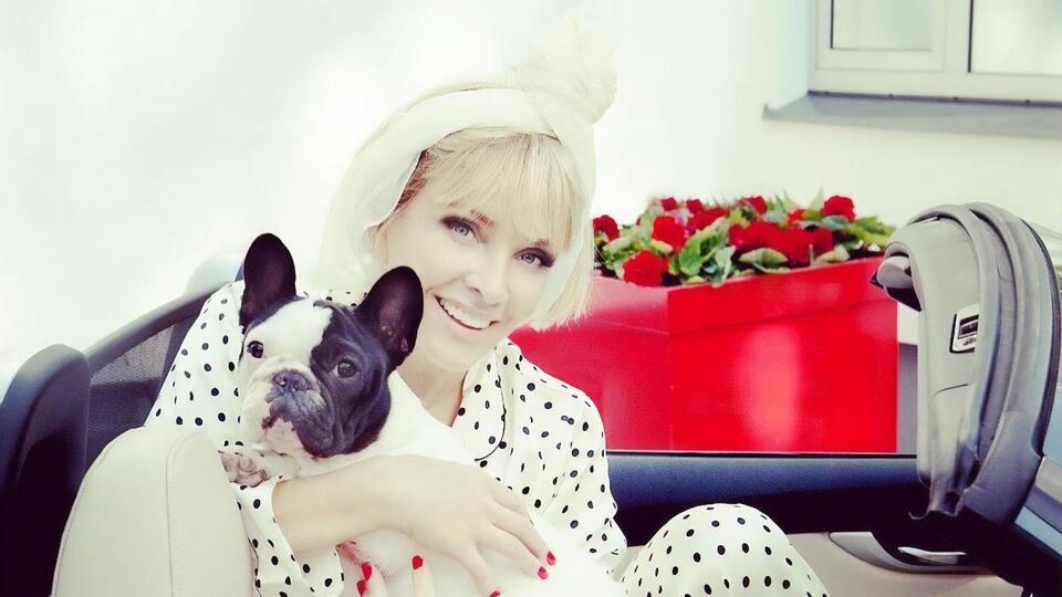 Вайкуле прогулялася з домашнім улюбленцем у Юрмалі