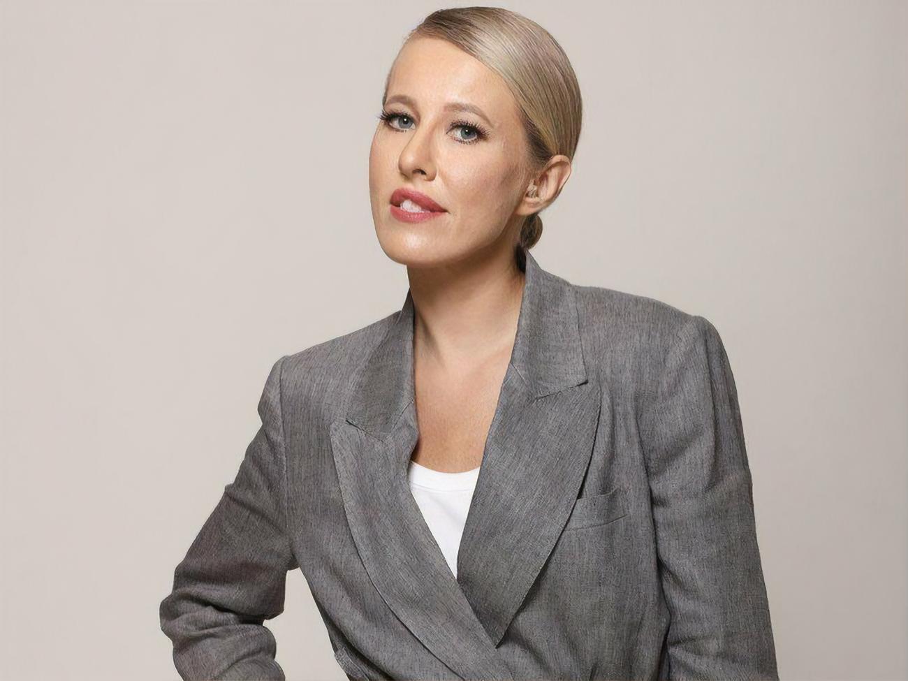 Собчак снялась в откровенной позе