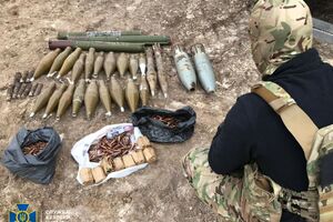 Всего с начала года в Луганской области правоохранители нашли более 40 тайников с оружием