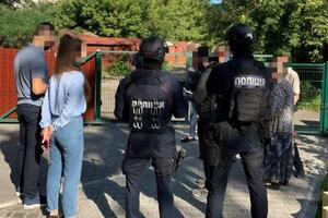 П'ятьох посадовців КМДА підозрюють у безпідставних штрафах під час евакуації автомобілів із вулиць Києва