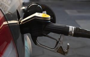 Максимальная цена бензина в розничных сетях не должна превышать 31,67 грн/л