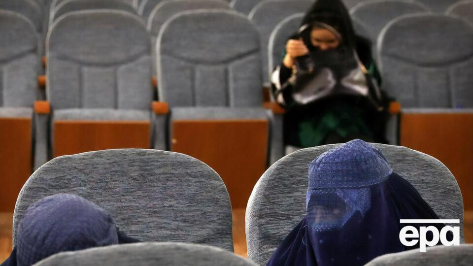 Во время правления талибов в Афганистане женщинам не разрешали работать