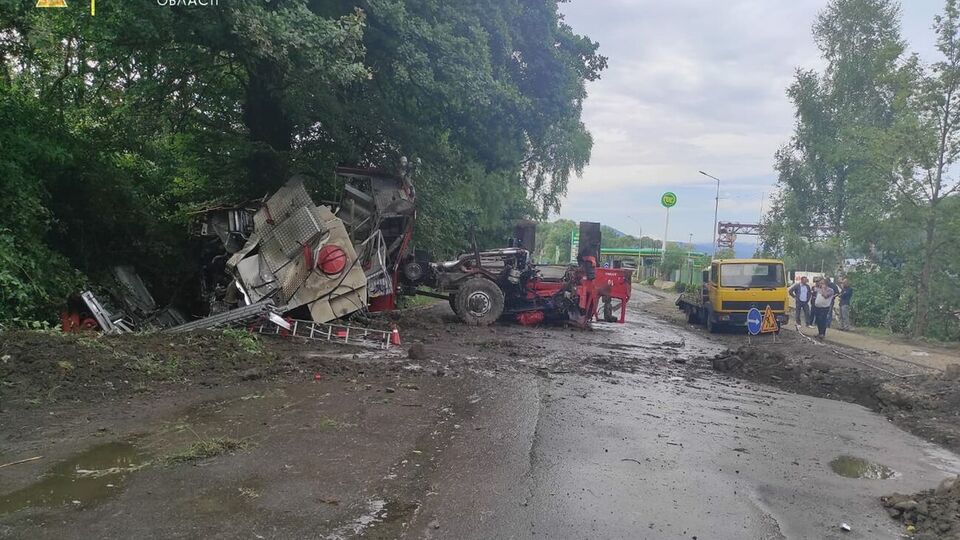 Постраждалих медики доправили в лікарню