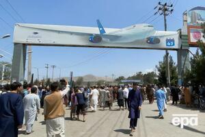 В аэропорту Кабула возник хаос из-за большого количества желающих покинуть страну