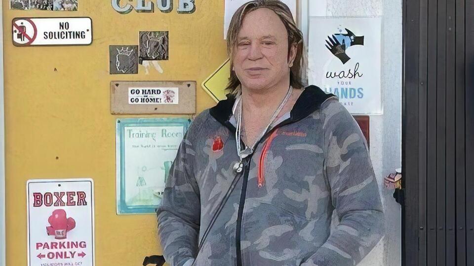 Рурк про цуценя: Я просто молю Бога, щоб він згодом дізнався, що його дуже люблять і він у безпеці