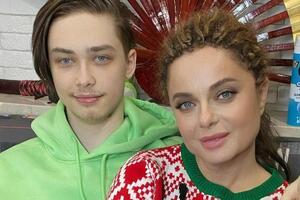 Корольова народила сина Архипа 2002 року