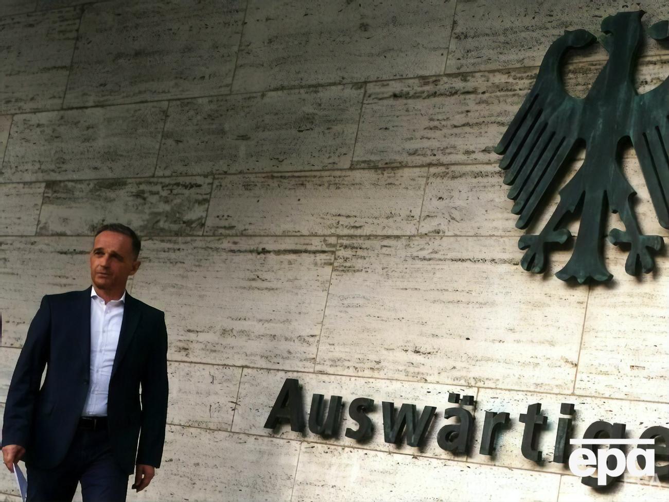 Маас сообщил, что немецкие военнослужащие сейчас охраняют подъезды к аэропорту