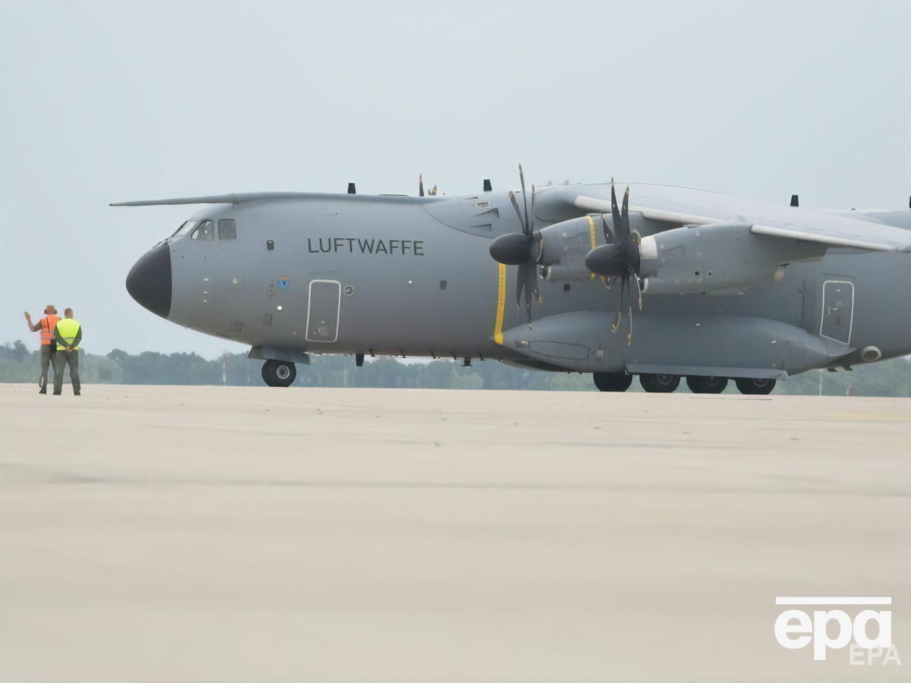 Транспортний літак німецьких збройних сил може взяти на борт понад 100 осіб