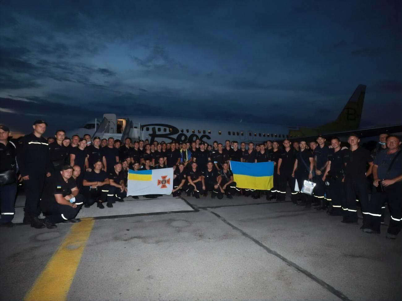 Українські рятувальники, які брали участь у гасінні масштабних лісових пожеж на території Грецької Республіки, повернулися в Україну 16 серпня