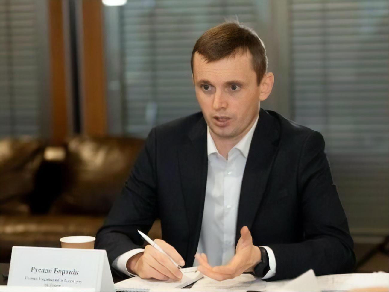 Руслан Бортник: Есть разные ситуации. Есть ситуации, когда их обманывают, "кидают"