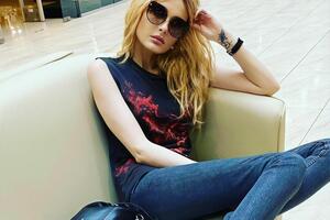 Онопка является лицом рекламных компаний известных модных брендов