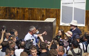 Виталий Кличко: Никаких согласований на установку этого бардака не давали. Я сейчас даю поручение благоустройству это все убрать