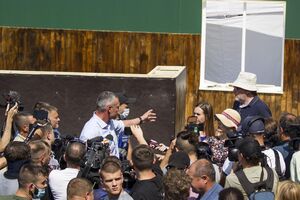 Виталий Кличко: Никаких согласований на установку этого бардака не давали. Я сейчас даю поручение благоустройству это все убрать