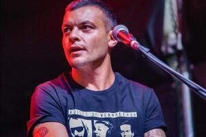 Александр Павлик получил известность после участия в шоу "Х-фактор"