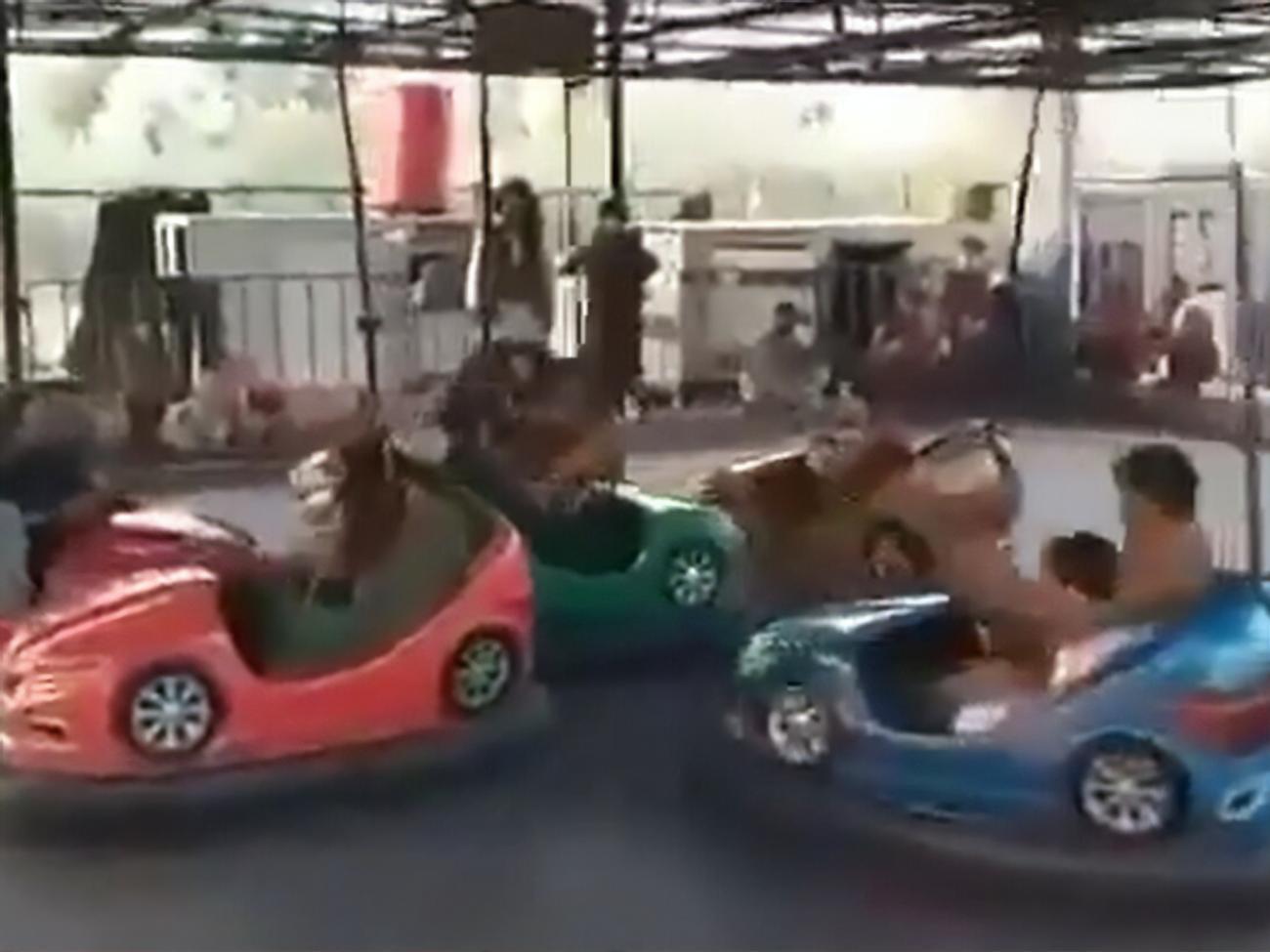 Талибов сняли в парке развлечений