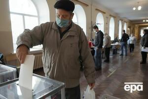 Відповідно до законопроєкту, на тимчасово окупованих територіях ні загальнодержавних виборів, ні місцевих виборів, ні референдумів Україна не проводить