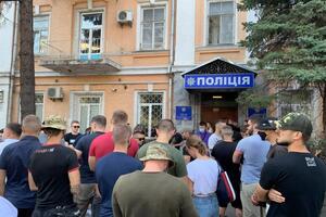 В управлінні поліції активісти "Нацкорпусу" написали пояснення, після чого їх відпустили, зазначили в партії