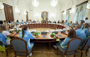 Зеленский: Украина будет достойно поддерживать наших великих спортсменов