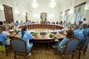 Зеленский: Украина будет достойно поддерживать наших великих спортсменов