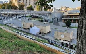 Декорации с советским интерьером начали устанавливать ко Дню Независимости Украины