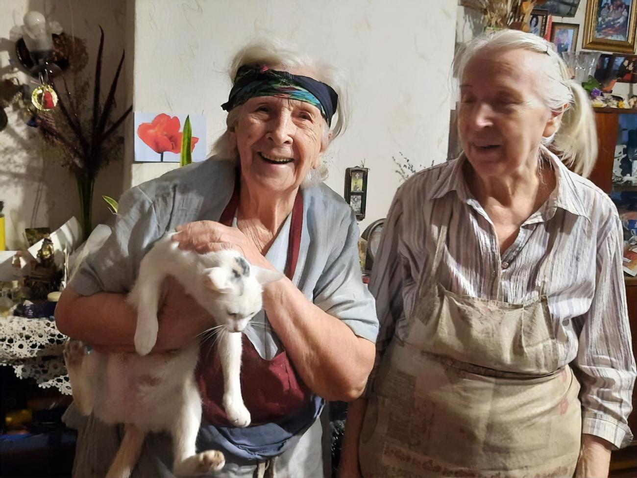 Татьяна и Ольга Кобец прятали от фашистов сына соседки Марии Мительман Илью