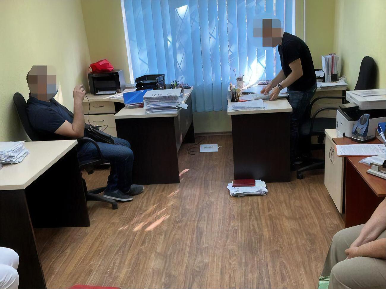 17 августа правоохранители продолжили обыски у киевских чиновников