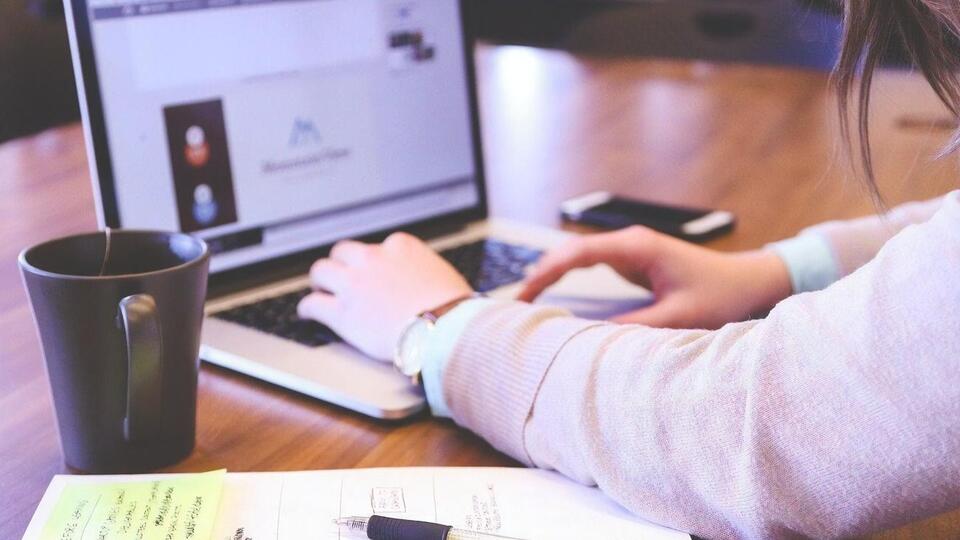 У держбюджеті передбачили 980 млн грн на придбання ноутбуків для вчителів