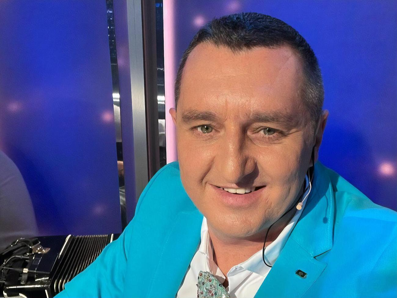 Для музыкального сопровождения троллинга Дядя Жора выбрал песню Поплавского "Юный орел"