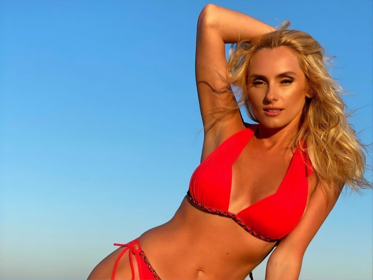 "Наш медовий 15-й рік", &ndash; підписала "пляжні" знімки з чоловіком Федишин