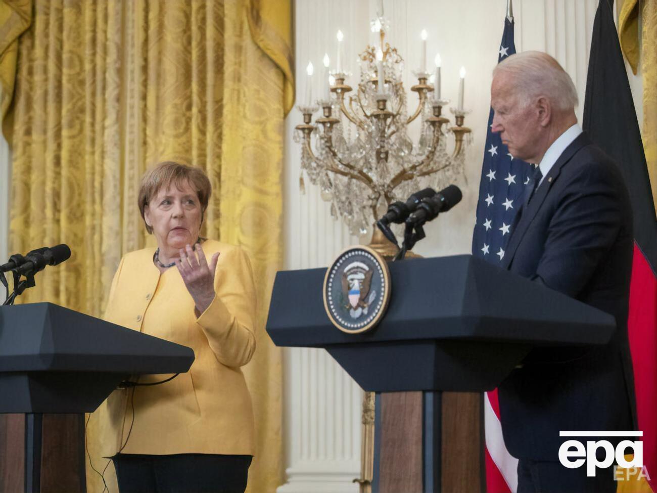Меркель провела телефонный разговор с Байденом