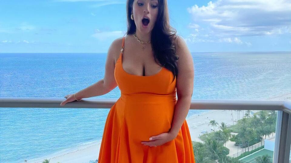 Грем незабаром удруге стане матір'ю